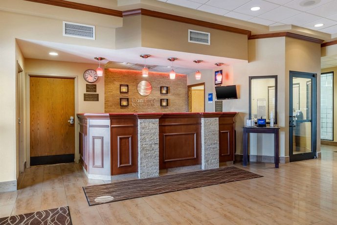 Comfort Inn Suites Kenosha Compare Deals