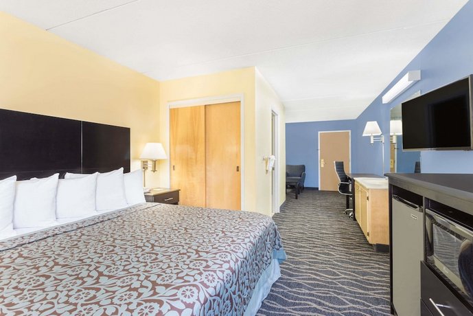 Days Inn Suites By Wyndham Norcross Compare Deals