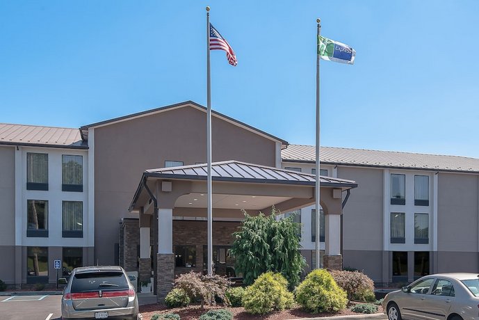 Comfort Suites Inn At Ridgewood Farm Roanoke Compare Deals