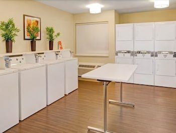 Hawthorn Suites By Wyndham Greensboro Compare Deals - 
