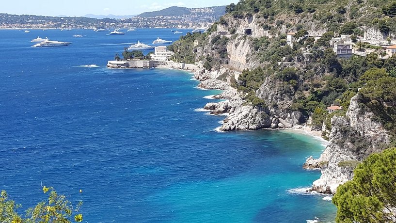 Residence Le Golfe Bleu Roquebrune Cap Martin Compare Deals