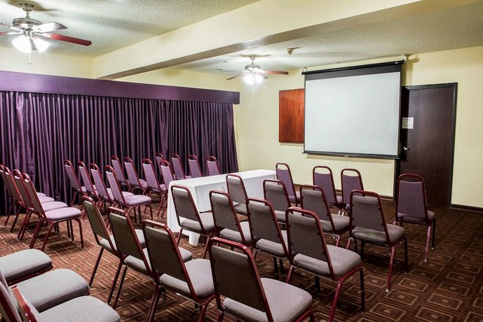 Comfort Suites Houston Galleria Compare Deals