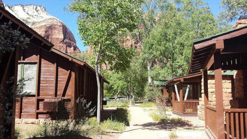 Zion Lodge Inside The Park Zion National Park Compare Deals