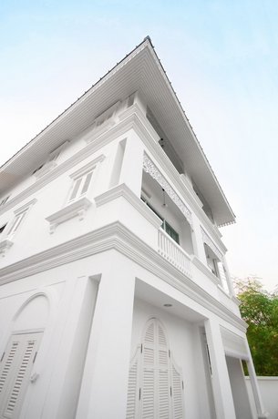 Dharasom' s Colonial House