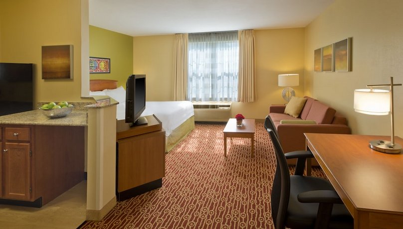 Towneplace Suites By Marriott Cincinnati Blue Ash Compare Deals