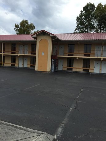 River Place Inn Cabins Pigeon Forge Compare Deals