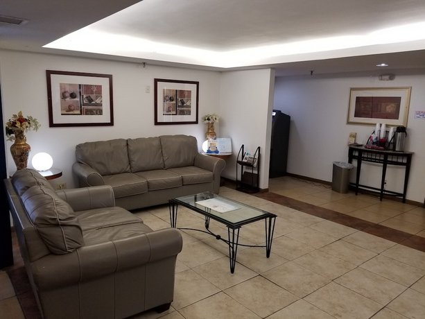 Travelodge By Wyndham Lansing Il Compare Deals