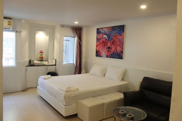Le Cafe Royale Hotel Pattaya Compare Deals - 