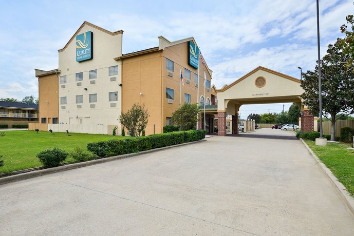 Quality Inn Suites Baylor Stadium North Waco Compare Deals