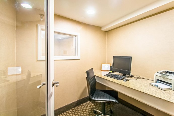 Comfort Inn Arlington Boulevard Seven Corners Compare Deals
