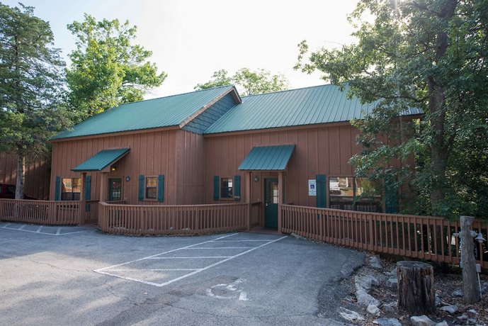 The Cabins At Green Mountain Branson Compare Deals