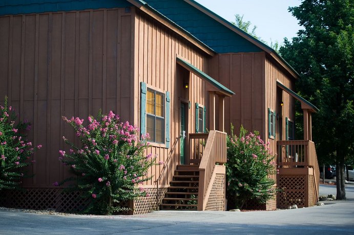 The Cabins At Green Mountain Branson Compare Deals