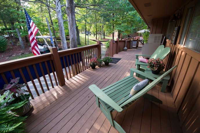The Cabins At Green Mountain Branson Compare Deals