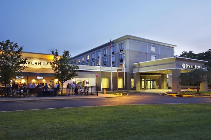 Fairfield Inn Suites By Marriott Mahwah Compare Deals - 