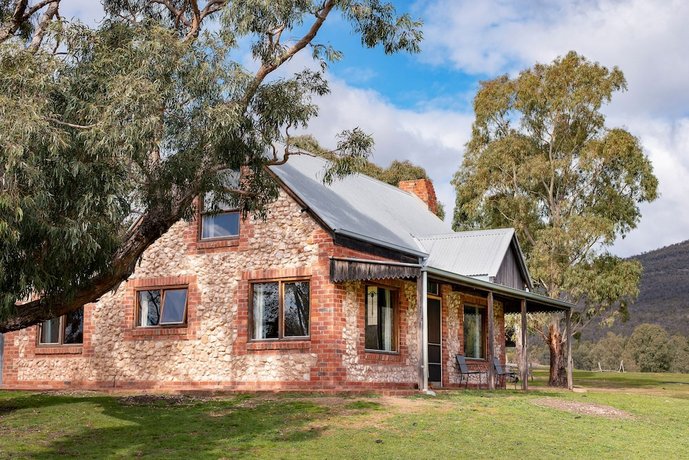 Grampians Pioneer Cottages Halls Gap Compare Deals