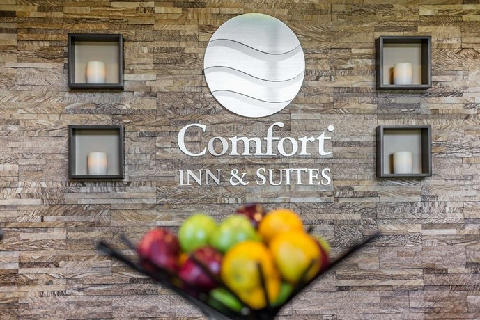 Comfort Inn And Suites Goshen Compare Deals