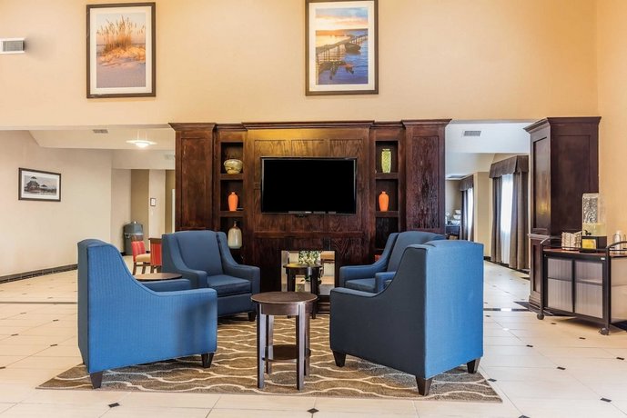 Comfort Inn Suites Crystal Inn Sportsplex Gulfport Compare Deals