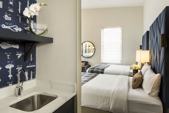 Holiday Inn Express Hotel And Suites Boston Td Garden Compare