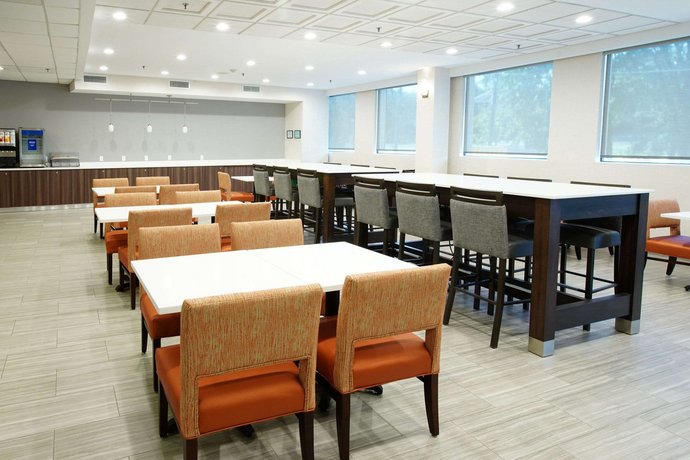 Comfort Inn Suites Paramus Compare Deals