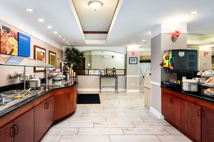 Comfort Inn Suites Savannah Airport Compare Deals