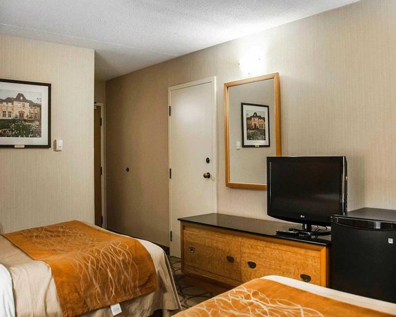 Comfort Inn Laval Compare Deals