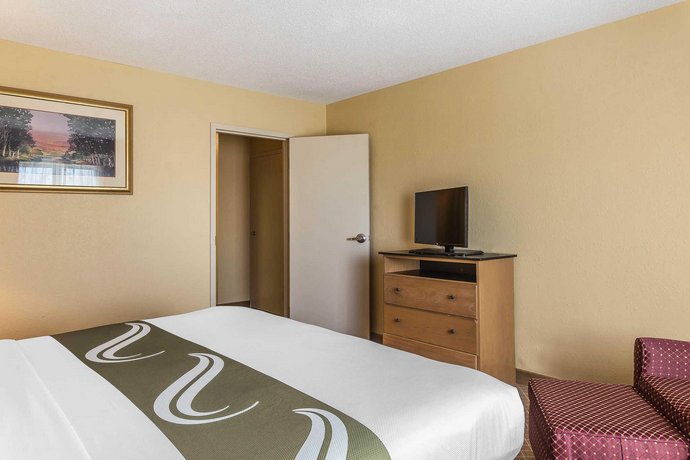 Quality Inn Perrysburg Compare Deals