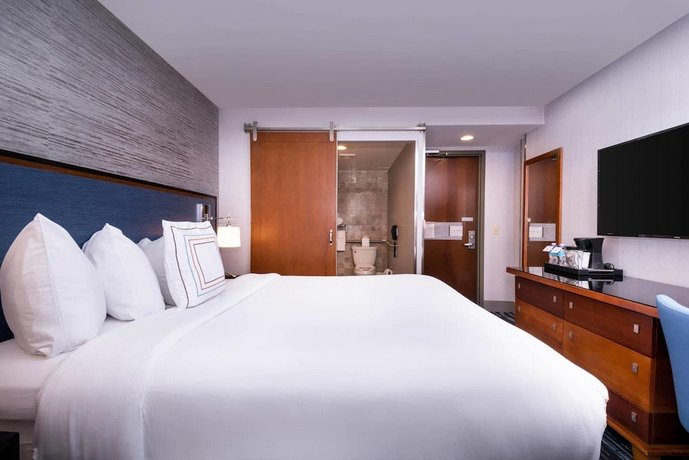 Fairfield Inn Suites By Marriott New York Manhattan Times Square
