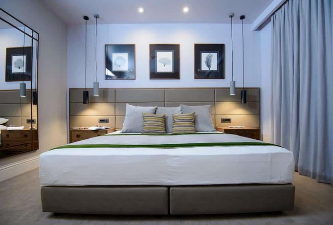 Royal Ariston Hotel