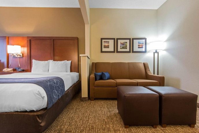 Comfort Suites Rochester Compare Deals