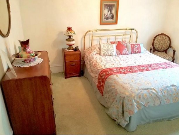 Hudson Manor Bed & Breakfast