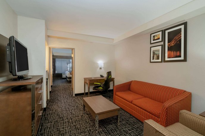 Inn Suites Memphis East Sycamore View Compare Deals