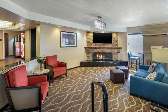 Comfort Inn Airport Grand Rapids Compare Deals