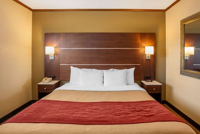 Comfort Inn San Diego At The Harbor Compare Deals