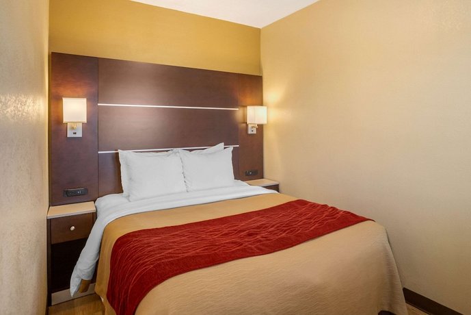 Comfort Inn San Diego At The Harbor Compare Deals
