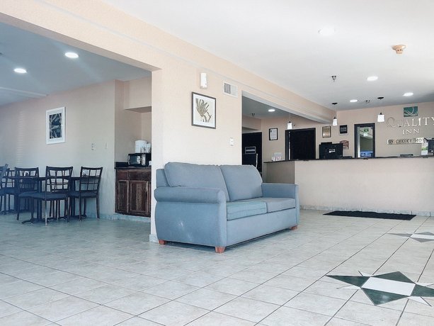 Quality Inn Topeka Compare Deals