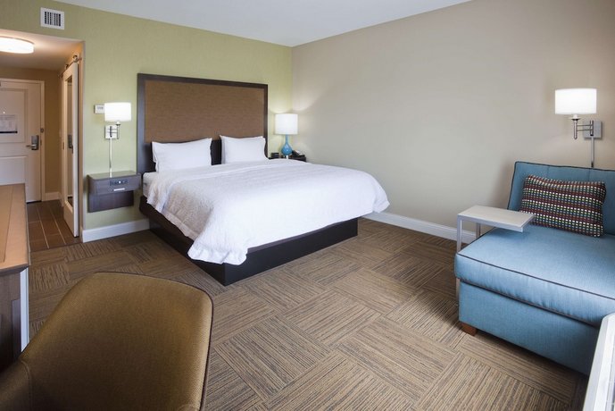 Hampton Inn Minneapolis Roseville Mn Compare Deals
