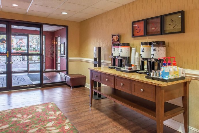 Hampton Inn Columbia Northeast Two Notch Road Compare Deals