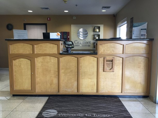 Comfort Inn Suites Tucson Tucson Compare Deals
