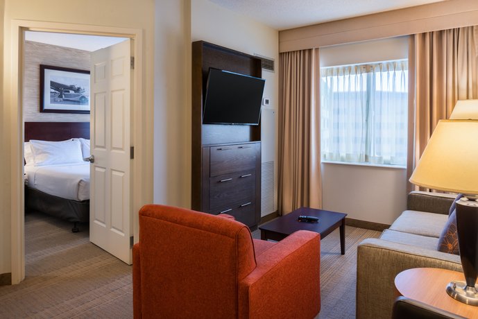 Holiday Inn Hotel Suites Chicago O Hare Rosemont Compare Deals