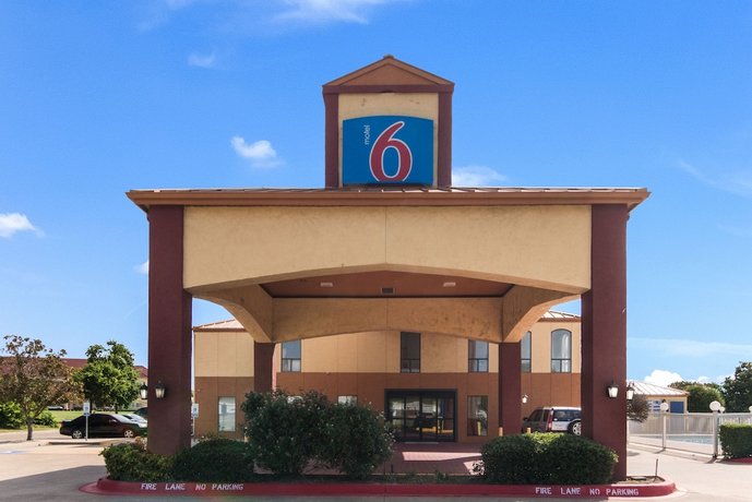 Motel 6 Ennis Tx Compare Deals