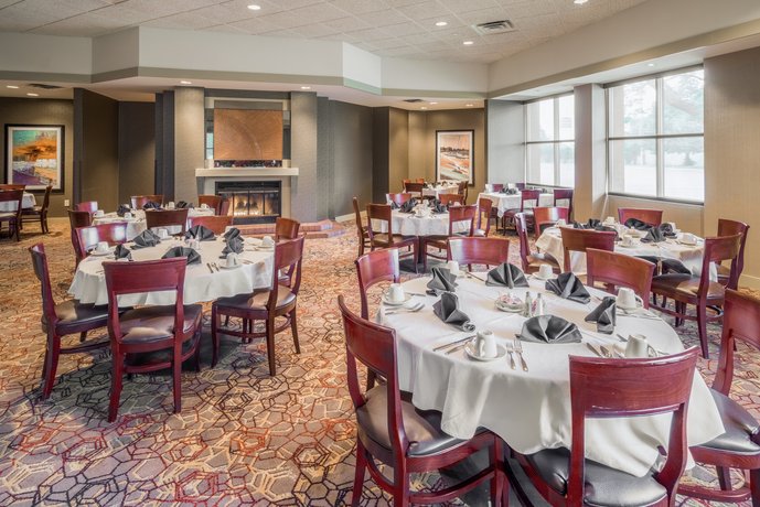 Holiday Inn Manitowoc Compare Deals