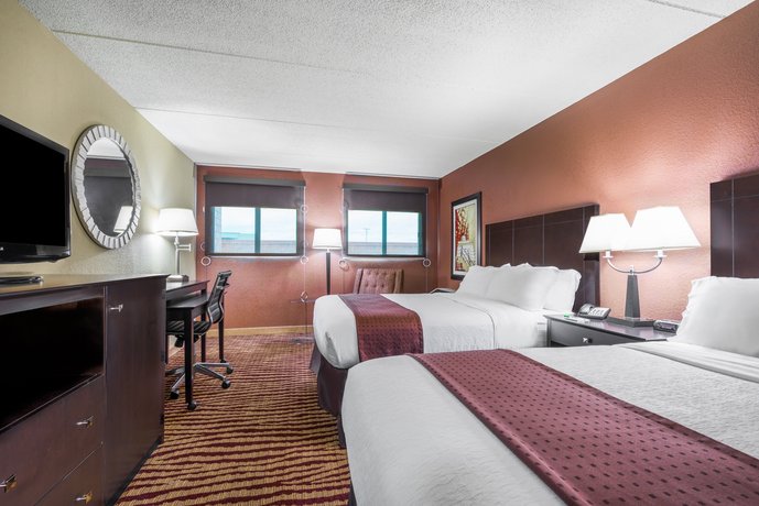 Holiday Inn Manitowoc Compare Deals