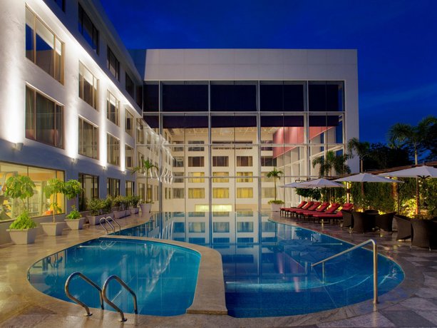 Radisson Blu Plaza Hotel Hyderabad Banjara Hills