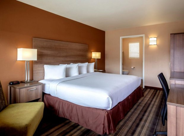 Boulder University Inn