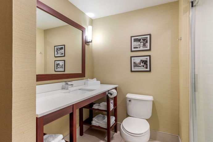 Comfort Suites Downtown Windsor Compare Deals