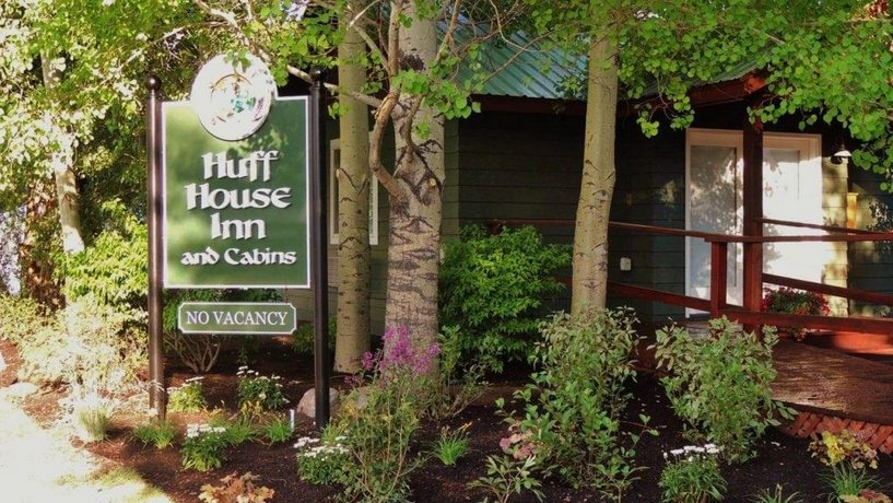 Huff House Inn and Cabins