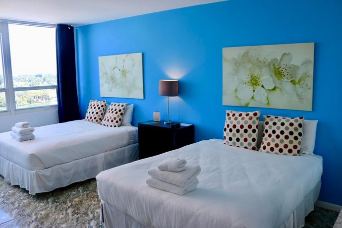 Collins Apartments By Design Suites Miami Beach Compare Deals