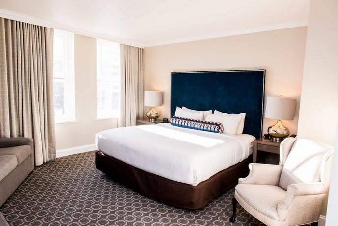 Redmont Hotel Birmingham - Curio Collection by Hilton