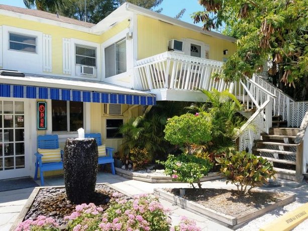 Cedar Cove Resort And Cottages Bradenton Beach Compare Deals