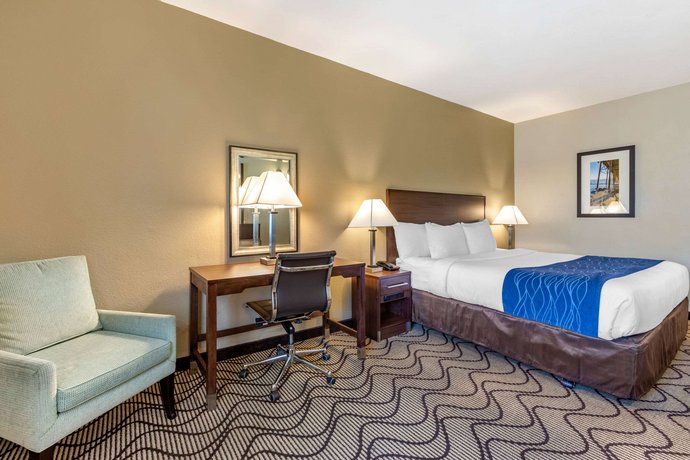 Comfort Inn Suites Orange County John Wayne Airport سانتا انا